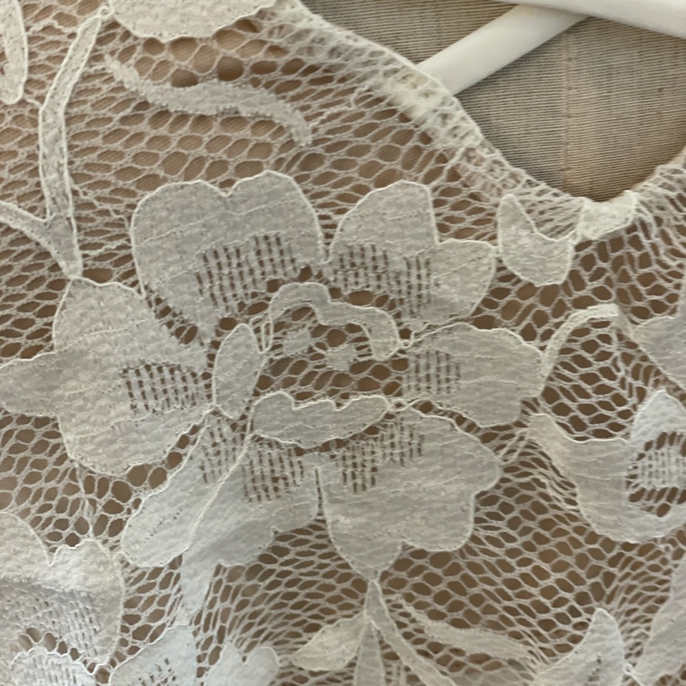 LACE TOP 🌻💐 - Picture 4 of 4